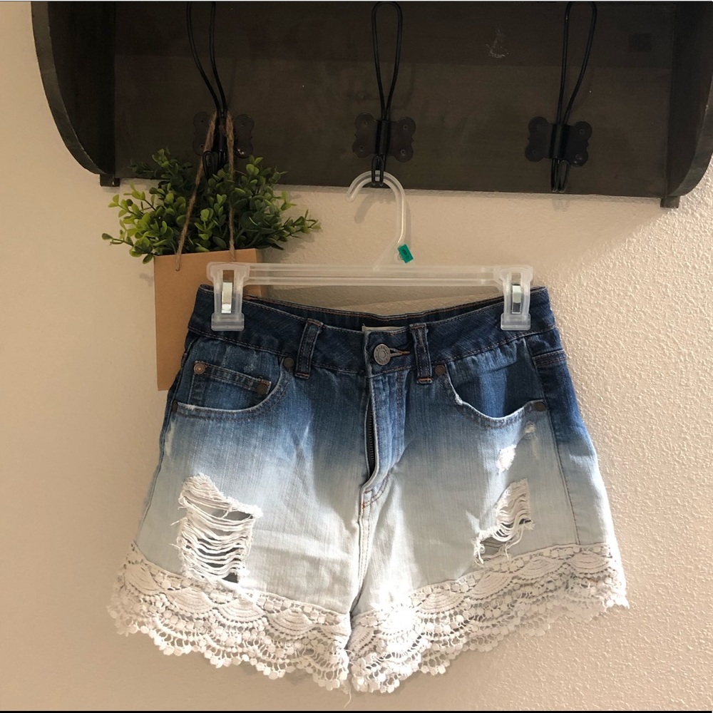 REFUGE shorts